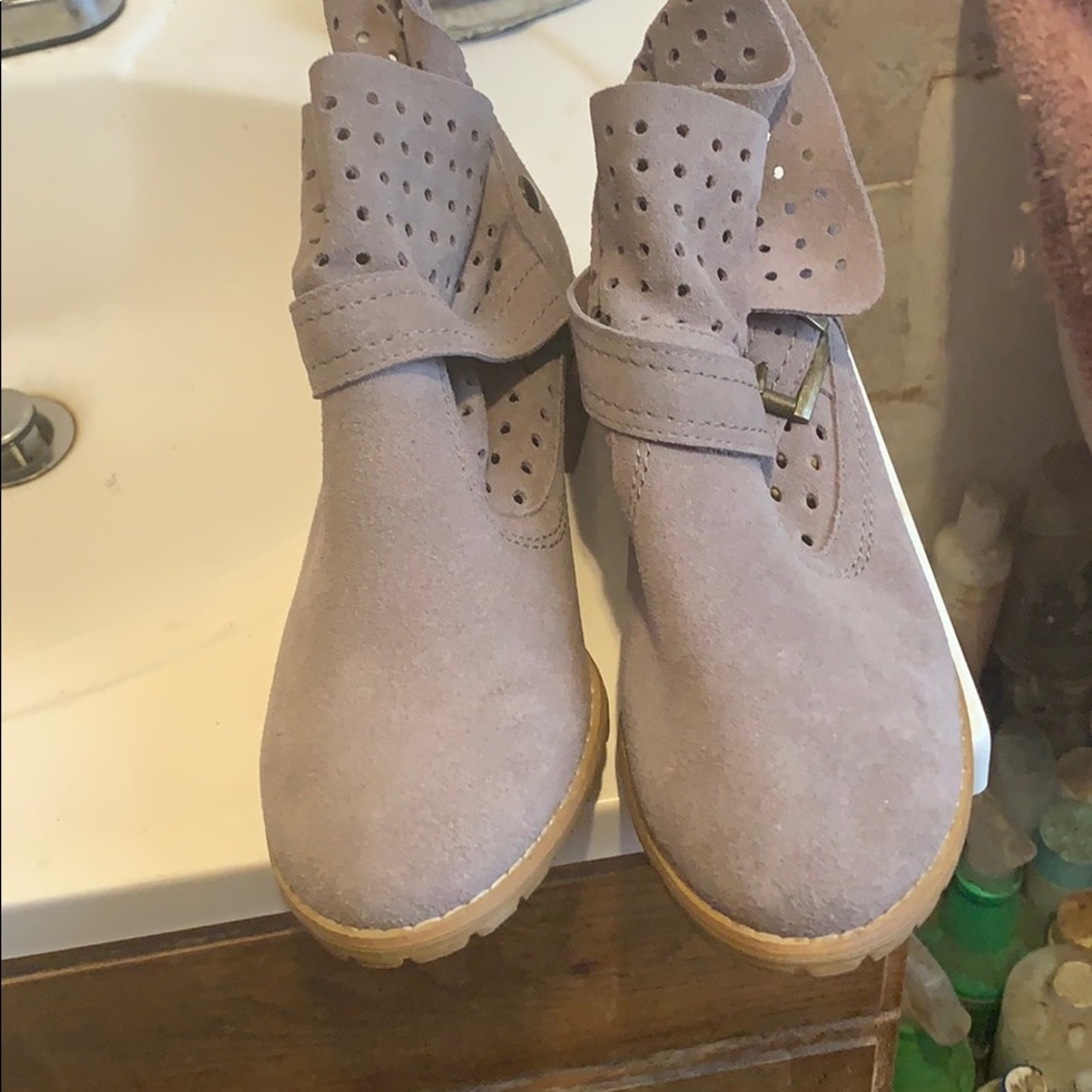 Restricted booties